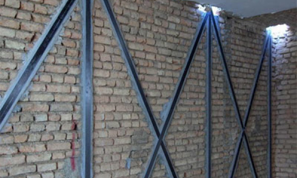 Erdbebenverstärkung von Mauerwerk<br />mit CFK Lamellen
